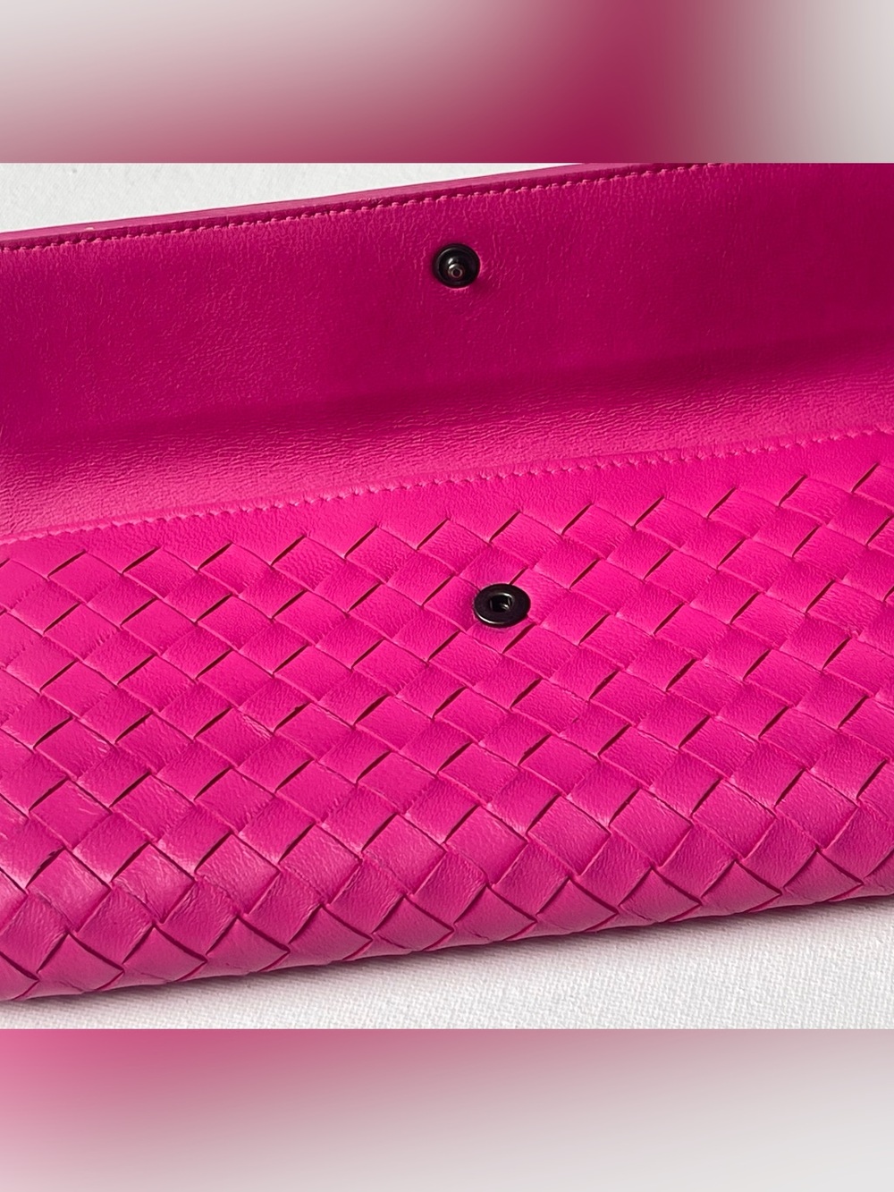 LIKE NEW BOTTEGA VENETA INTRECCIATO CONTINENTAL NAPPA LEATHER DEEP PINK WALLET - Picture 11 of 17